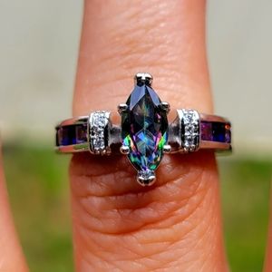 925 BEAUTIFUL Aurora Borealis Iridescent Marquis Cut Purple Ring